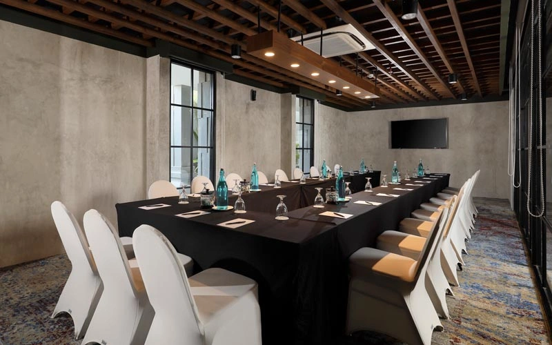 Premiere Lounge Meeting Room